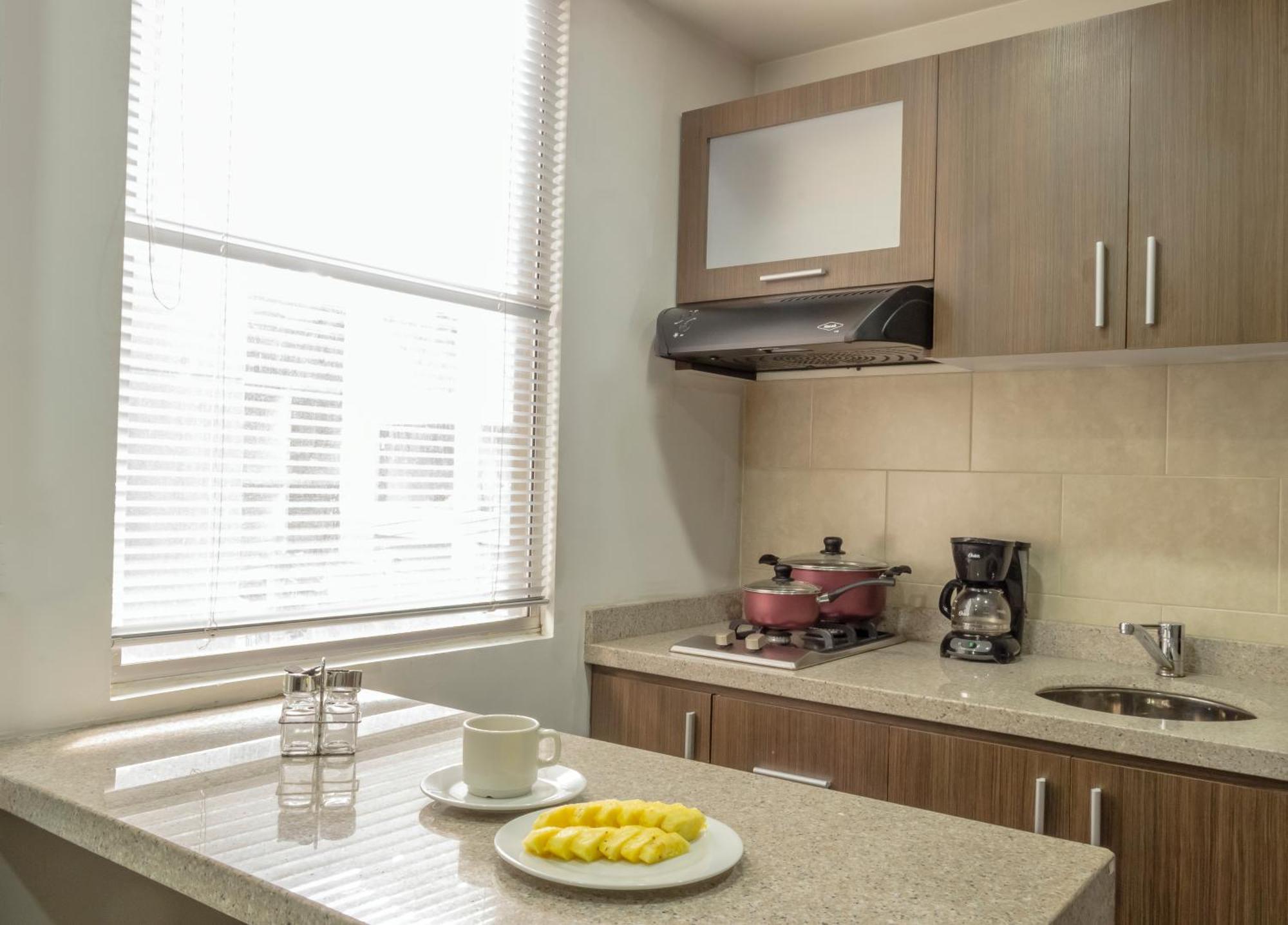 Hotel Apartamentos Regency La Feria Богота Экстерьер фото