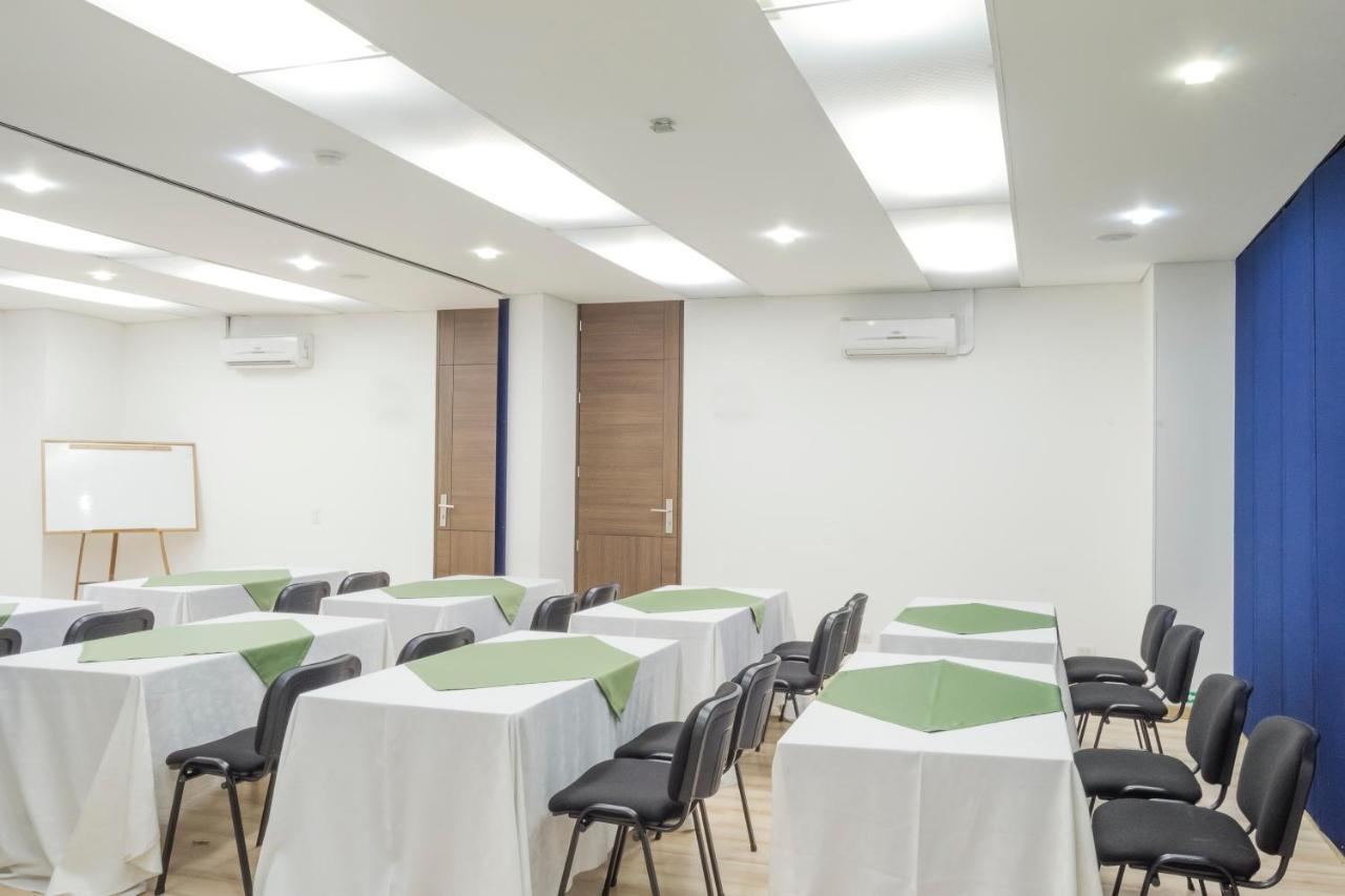 Hotel Apartamentos Regency La Feria Богота Экстерьер фото